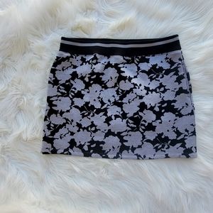 Fabletics Allie Mini Skirt Side Pockets Size Medium